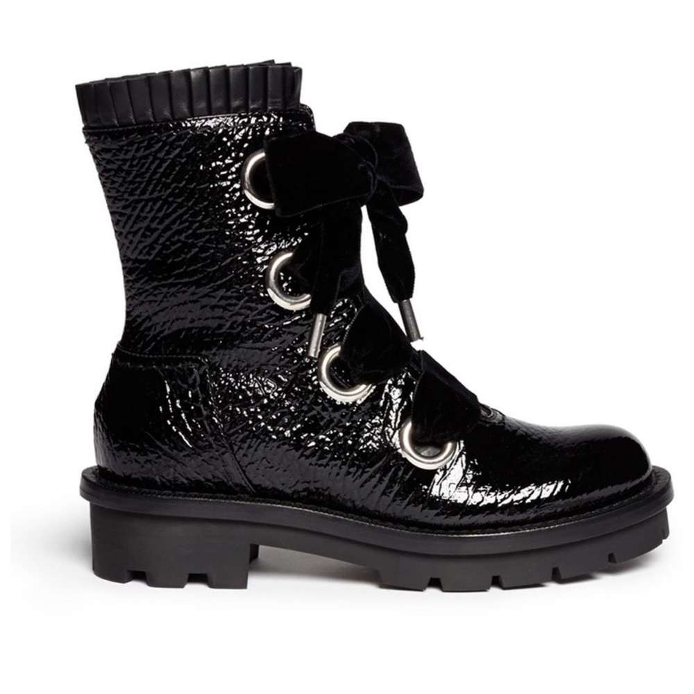 Alexander McQueen
Velvet Lace-up Patent Leather Boots size 37